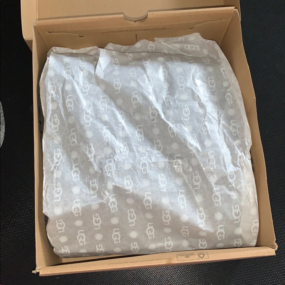 UGG TAZZLITA NIB! - Picture 11 of 11
